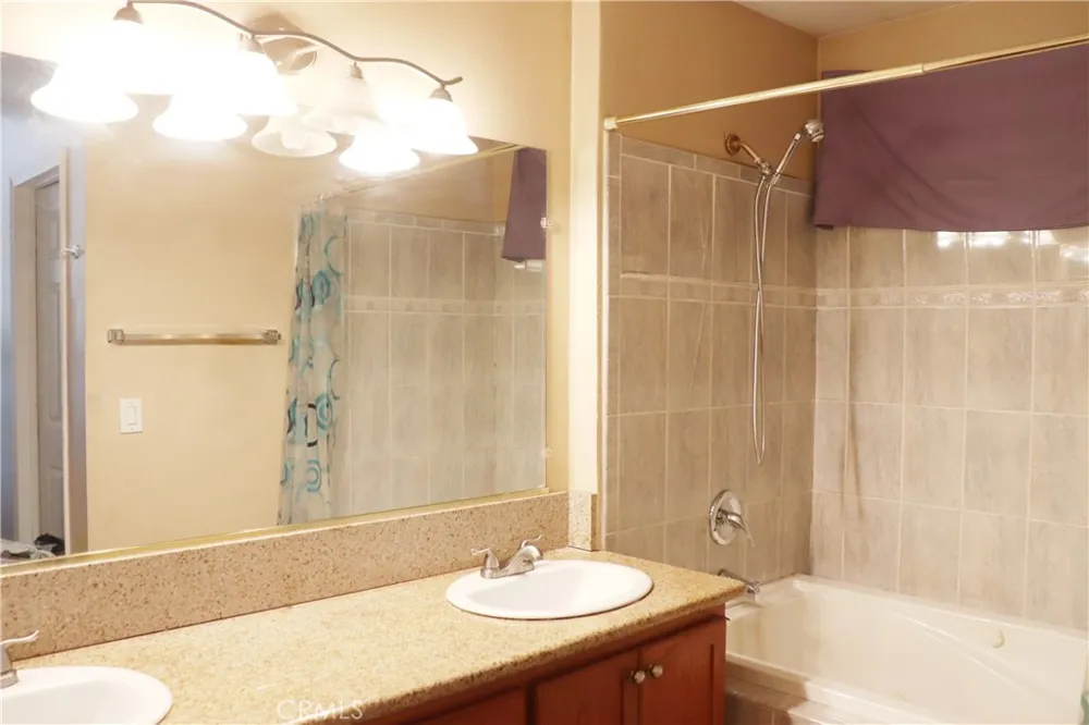 43964 Fallon Drive Lancaster, CA 93535