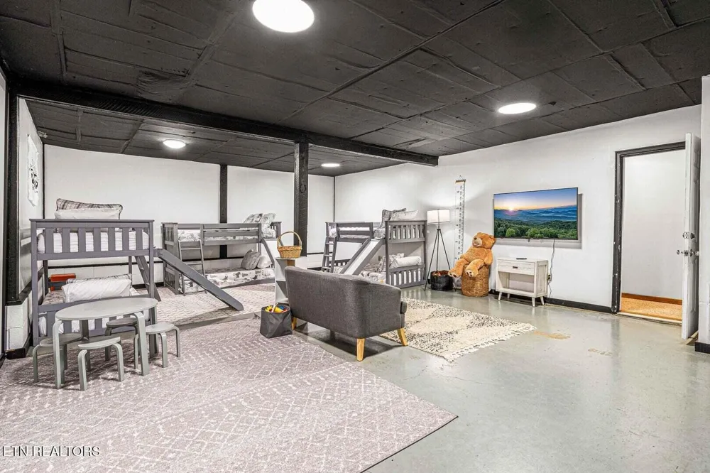 1293 Laurel Lick Rd Sevierville, TN 37862