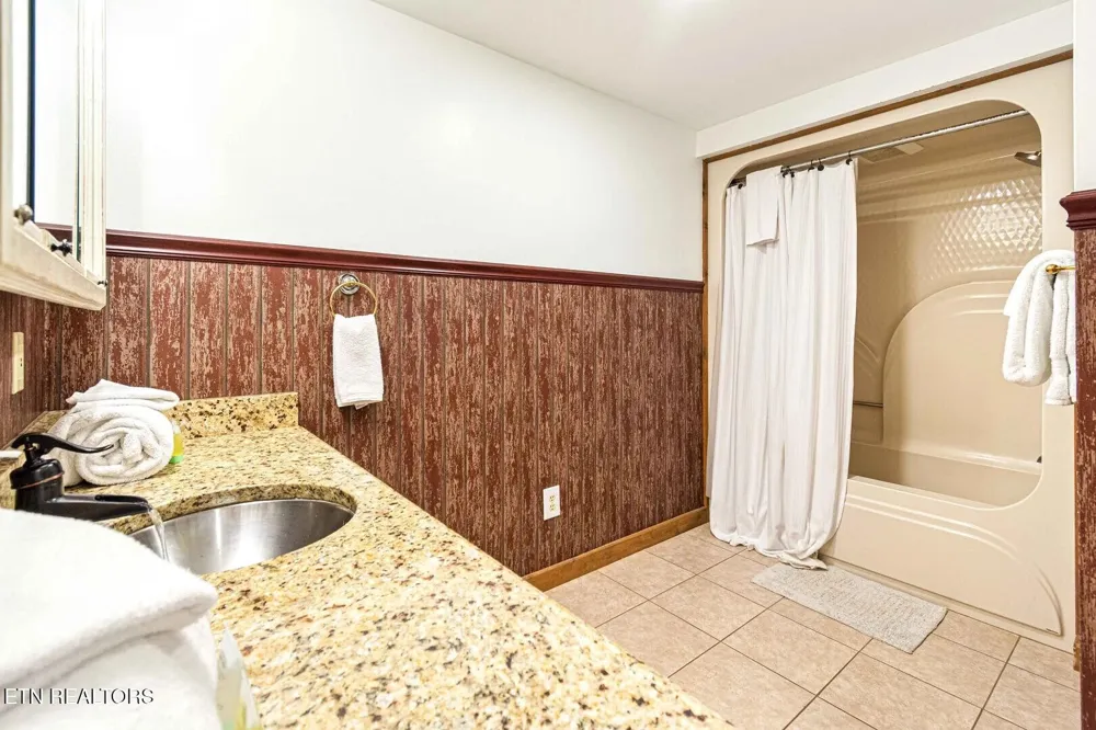 1293 Laurel Lick Rd Sevierville, TN 37862