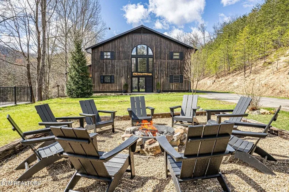 1293 Laurel Lick Rd Sevierville, TN 37862