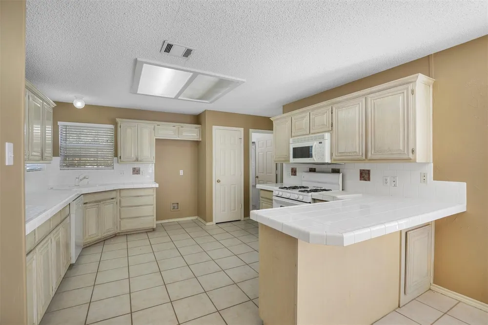 3040 Flamingo Circle Southlake, TX 76092