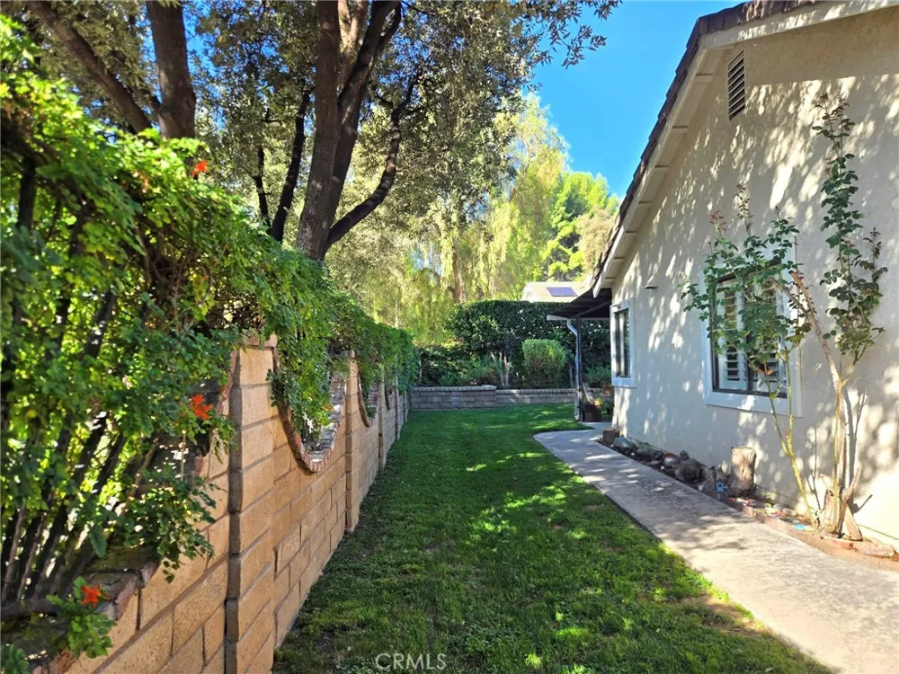 25951 Matel Road Valencia, CA 91355