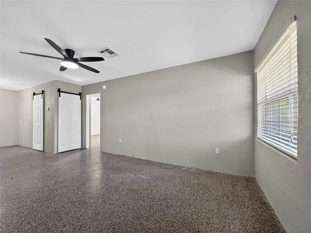 510 BARROW AVENUE Tavares, FL 32778