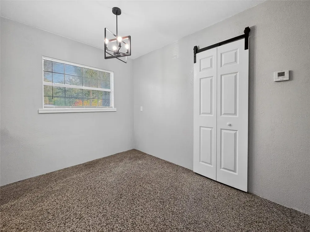 510 BARROW AVENUE Tavares, FL 32778