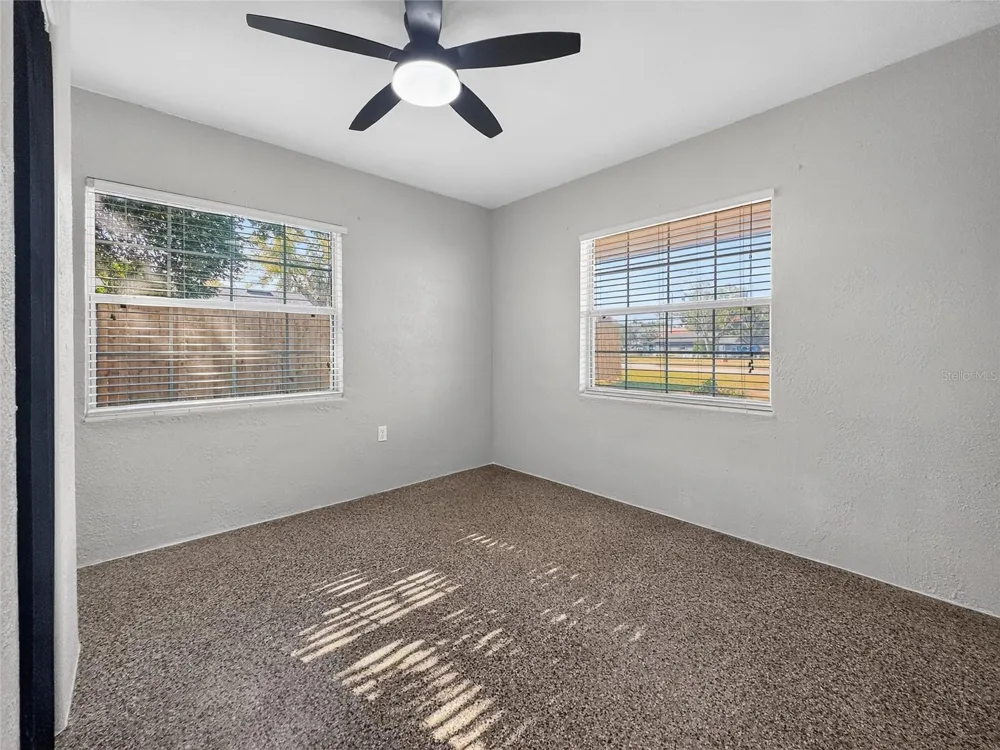 510 BARROW AVENUE Tavares, FL 32778
