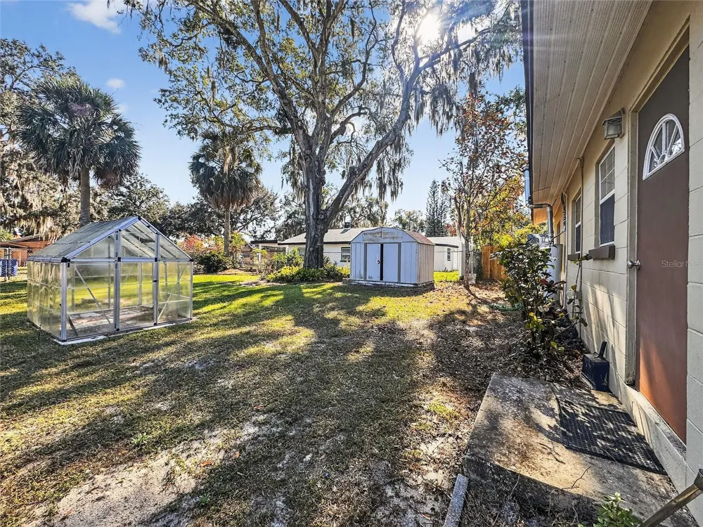 510 BARROW AVENUE Tavares, FL 32778