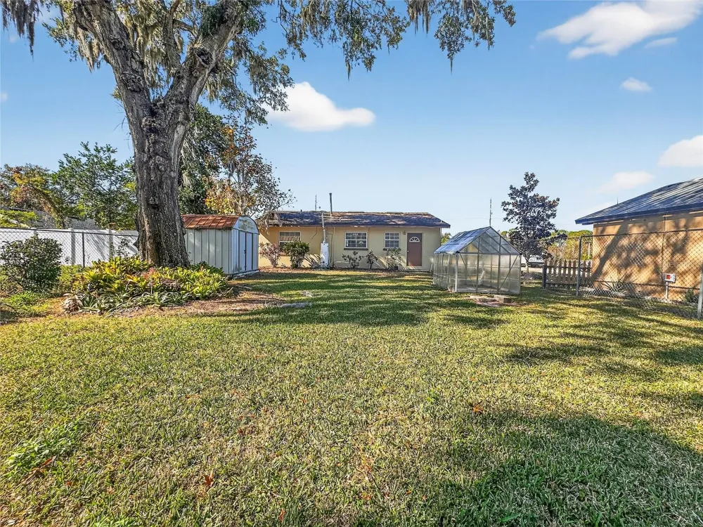 510 BARROW AVENUE Tavares, FL 32778