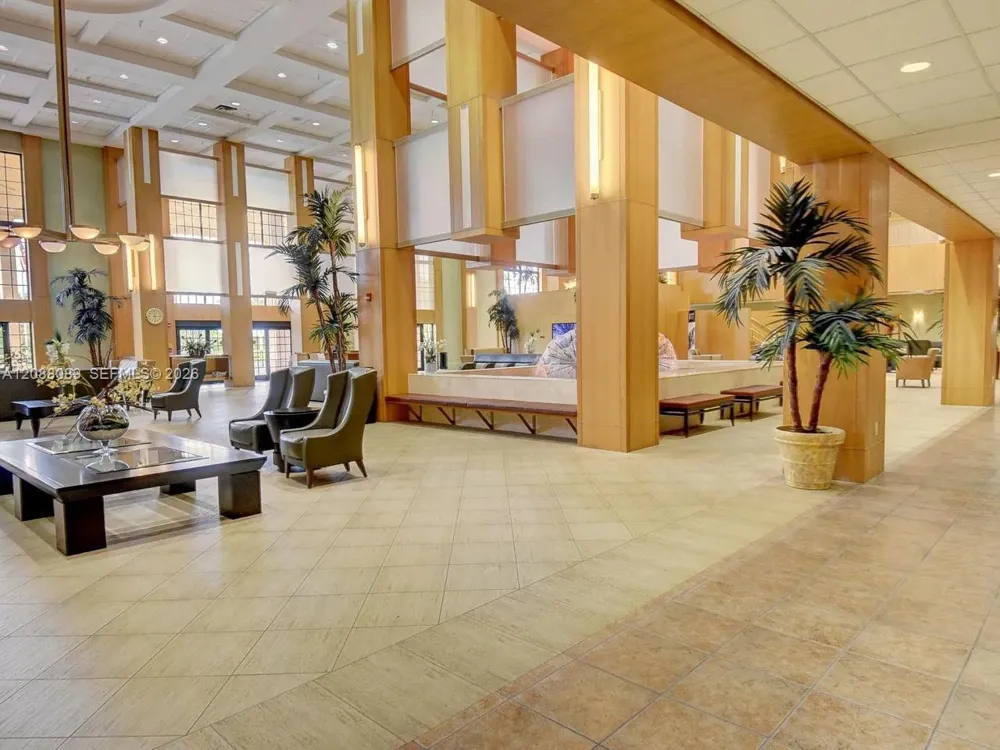 4076 E Guildford E #4 Boca Raton, FL 33434