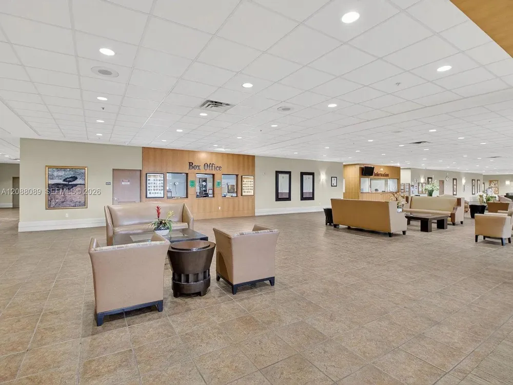 4076 E Guildford E #4 Boca Raton, FL 33434