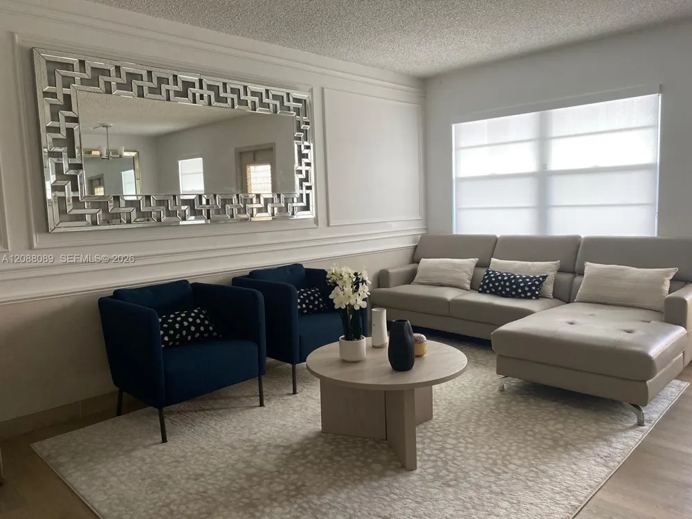 4076 E Guildford E #4 Boca Raton, FL 33434