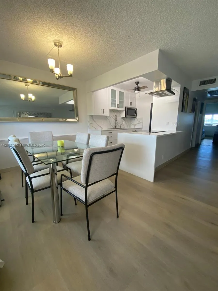 4076 E Guildford E #4 Boca Raton, FL 33434