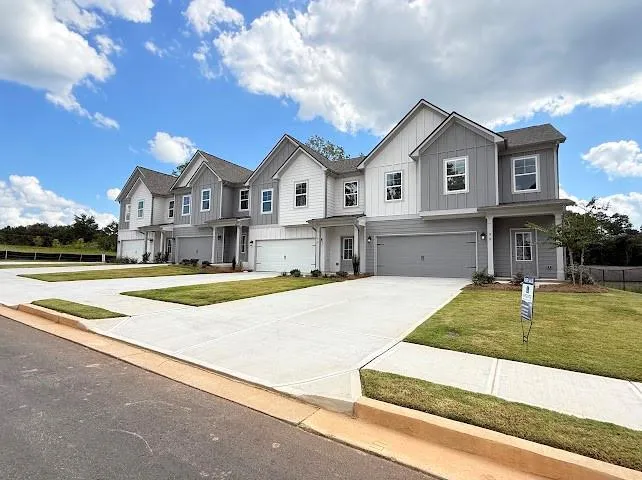 87 Maple Trail Dawsonville, GA 30534