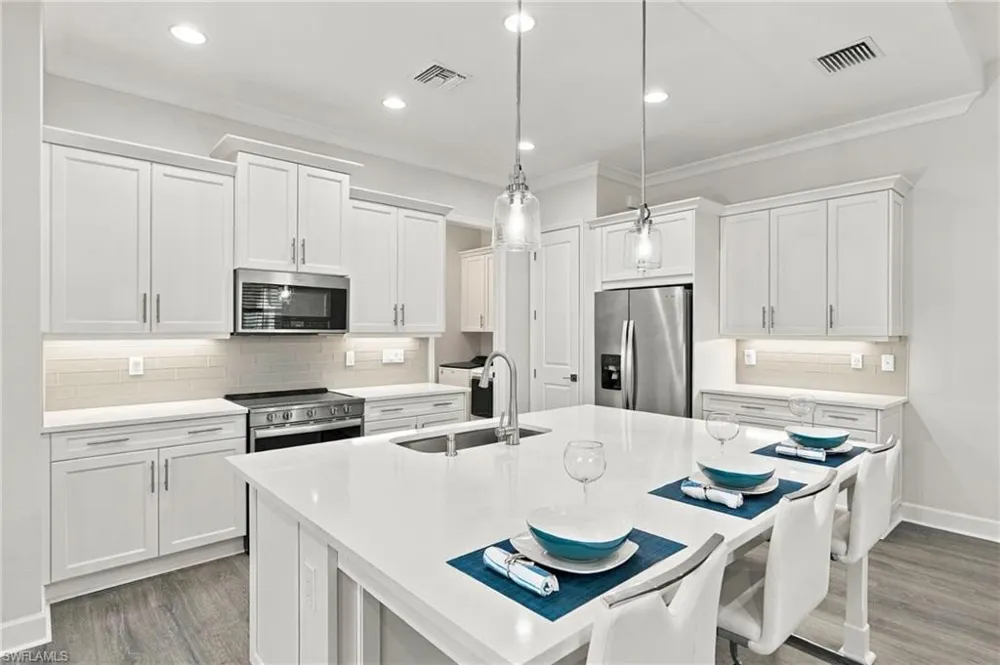 7198 Saona Court Naples, FL 34113