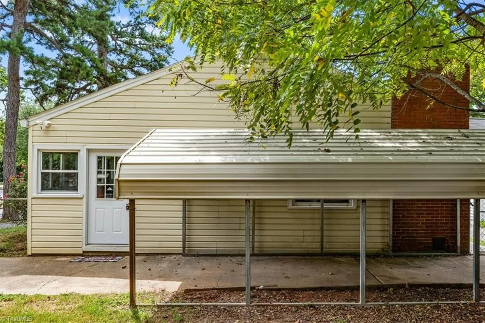 719 Holden Road Greensboro, NC 27407