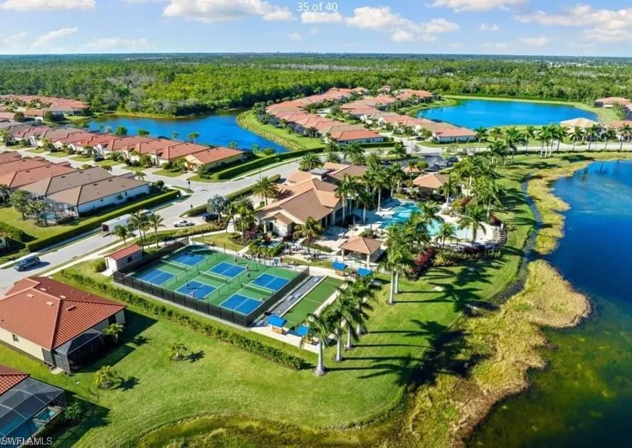 1482 Santiago Circle Naples, FL 34113