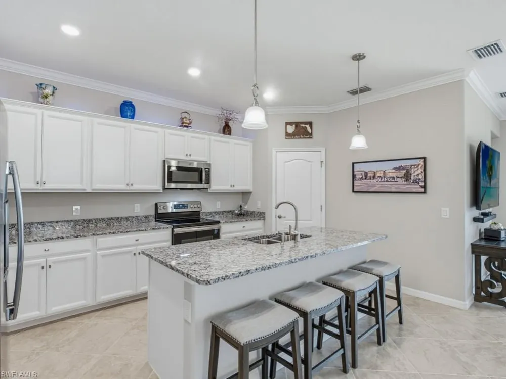 1482 Santiago Circle Naples, FL 34113