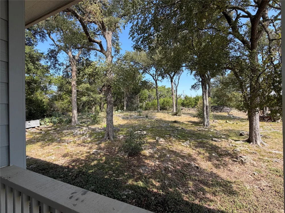 879 Lonesome Trail Driftwood, TX 78619