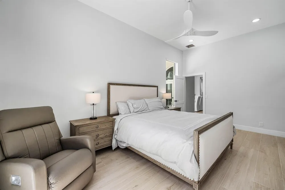 6674 NW 25th Avenue Boca Raton, FL 33496