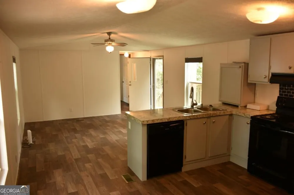 69 Gold Lake DR Cleveland, GA 30528