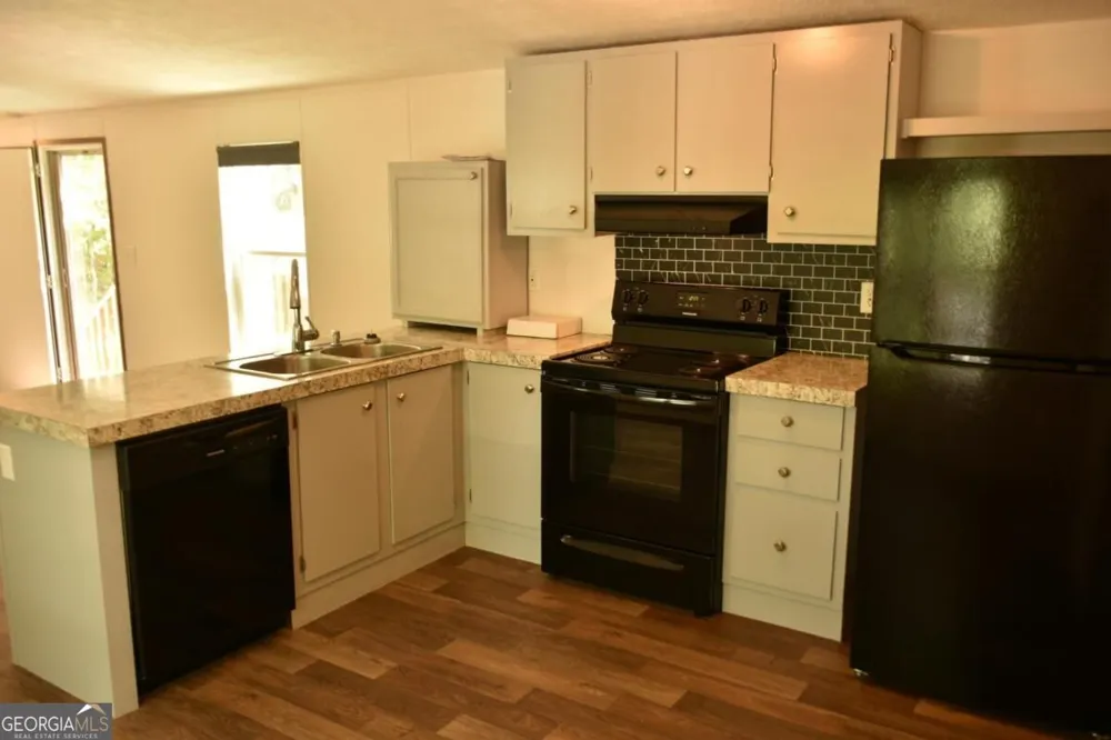 69 Gold Lake DR Cleveland, GA 30528