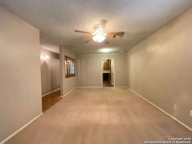 6718 FOREST BND San Antonio, TX 78240