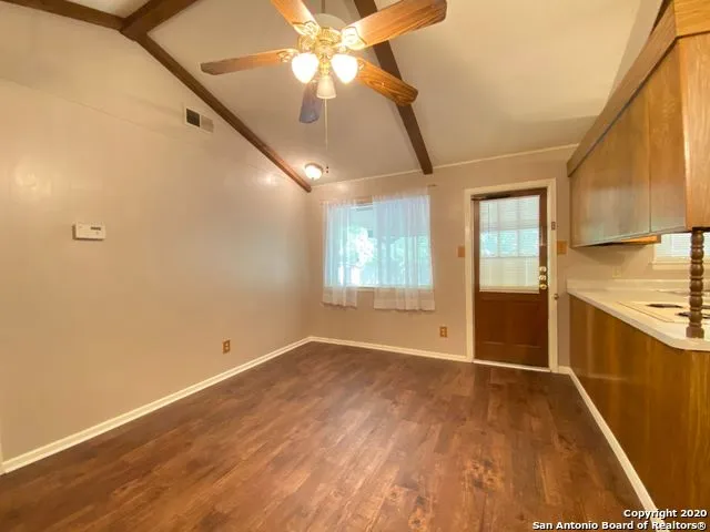 6718 FOREST BND San Antonio, TX 78240
