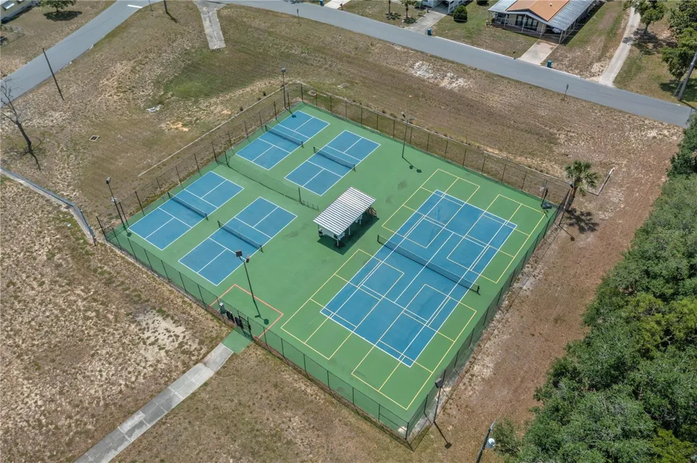 7476 DEARBORN AVENUE Brooksville, FL 34613