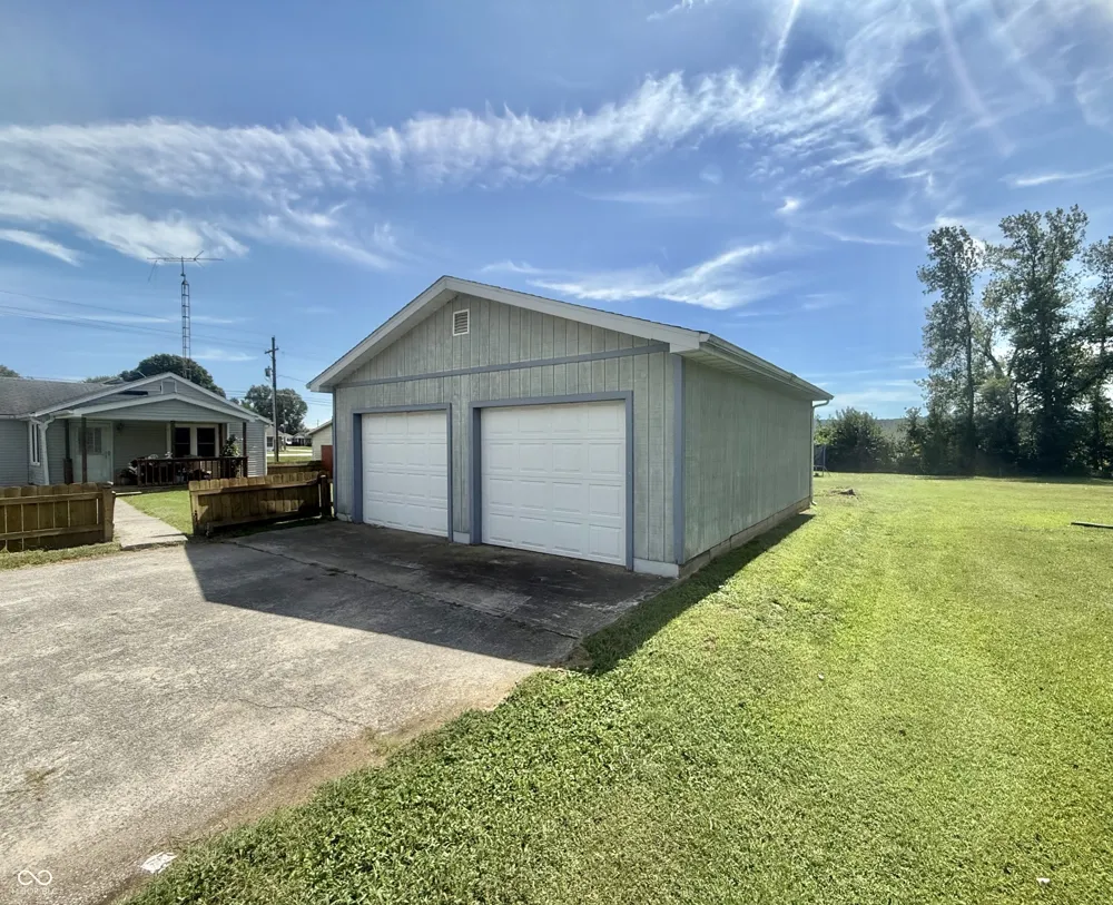 1015 W Raymond Street Brownstown, IN 47220