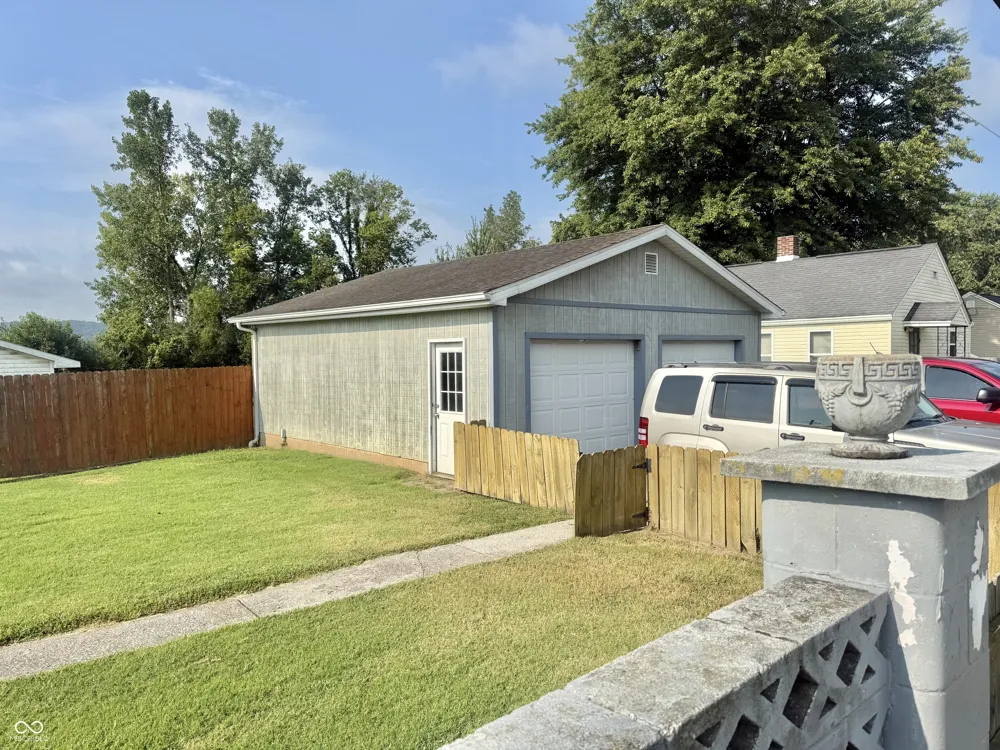 1015 W Raymond Street Brownstown, IN 47220