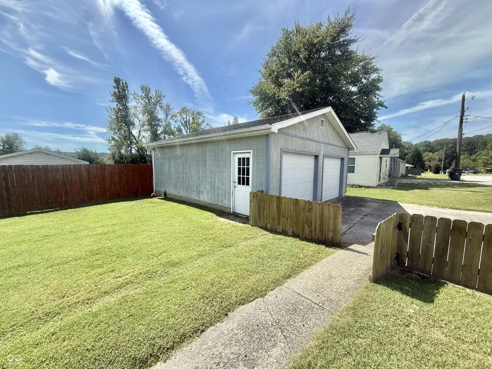 1015 W Raymond Street Brownstown, IN 47220