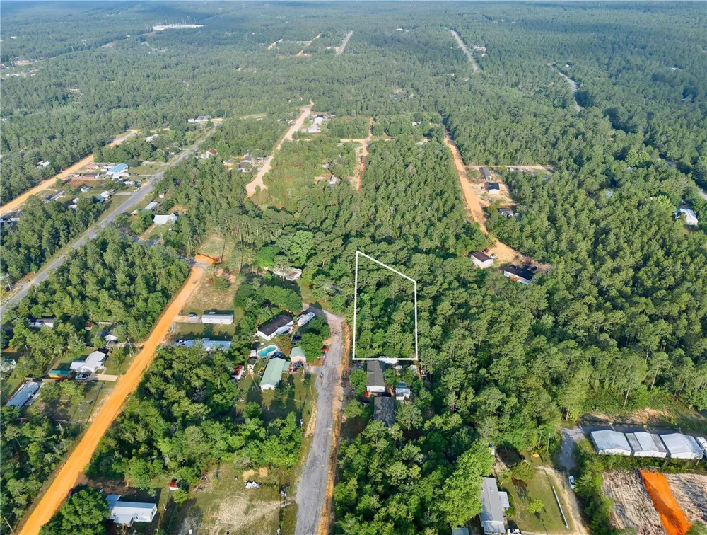 PINETREE LANE Defuniak Springs, FL 32433