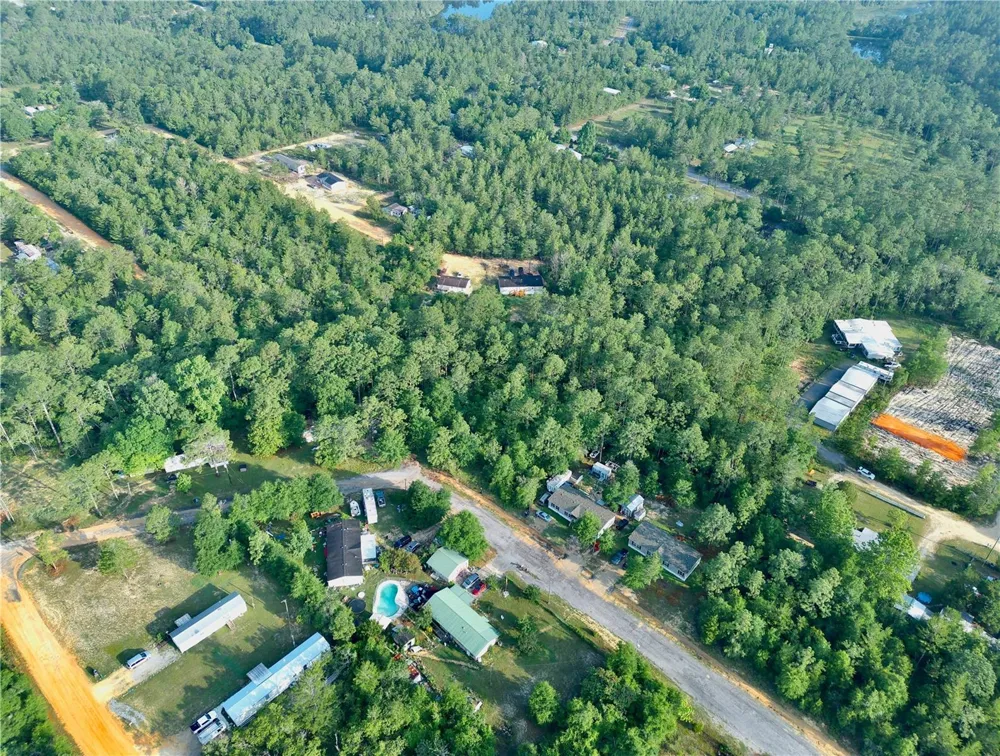 PINETREE LANE Defuniak Springs, FL 32433