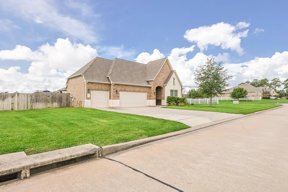 12239 Seagrape Lane Conroe, TX 77304