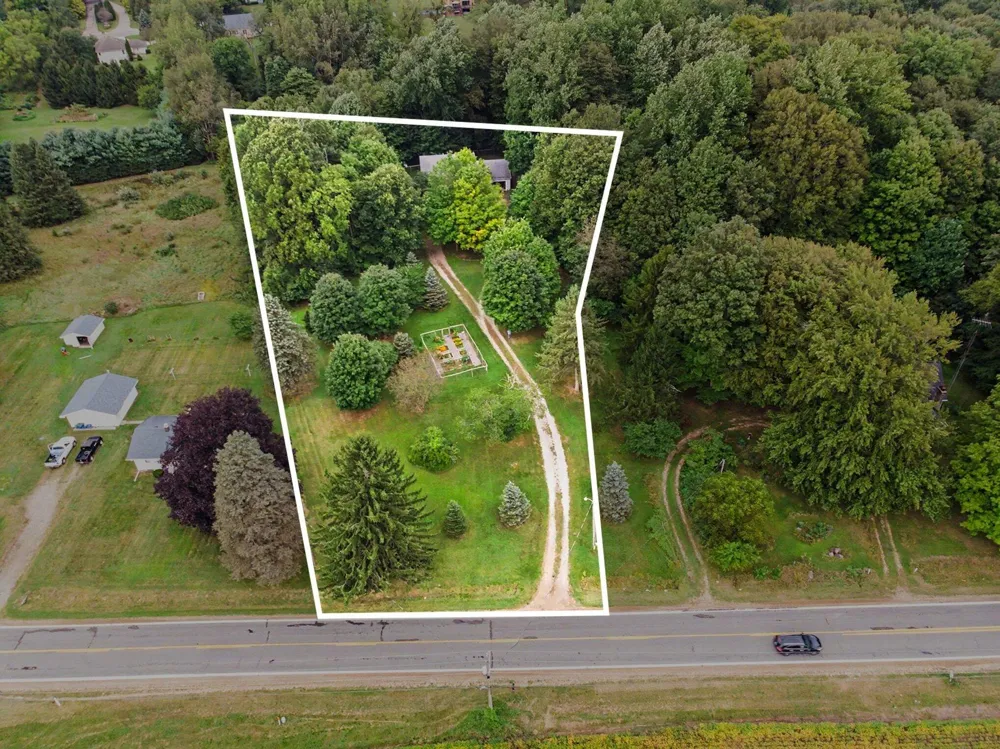 6367 Pokagon Road Berrien Center, MI 49102