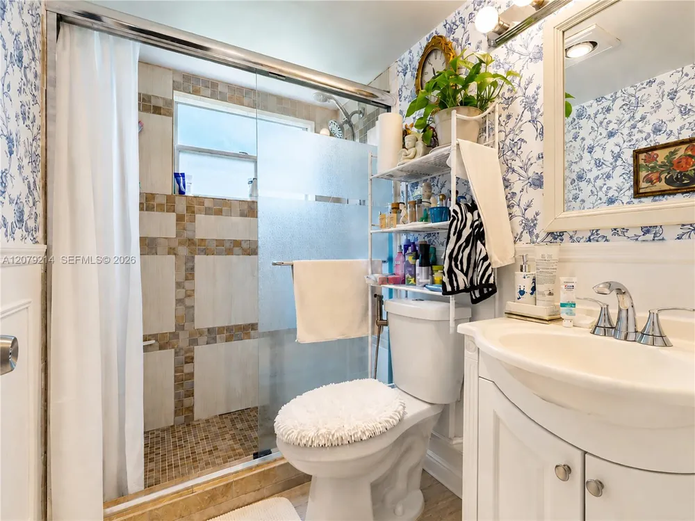 1911 Sabal Palm Dr #101 Davie, FL 33324