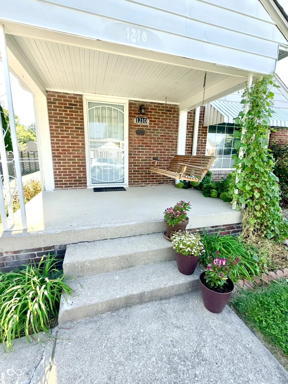 1210 Downey Avenue Indianapolis, IN 46219