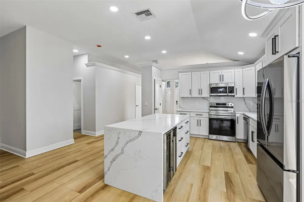 2455 HICKMAN CIRCLE Clearwater, FL 33761