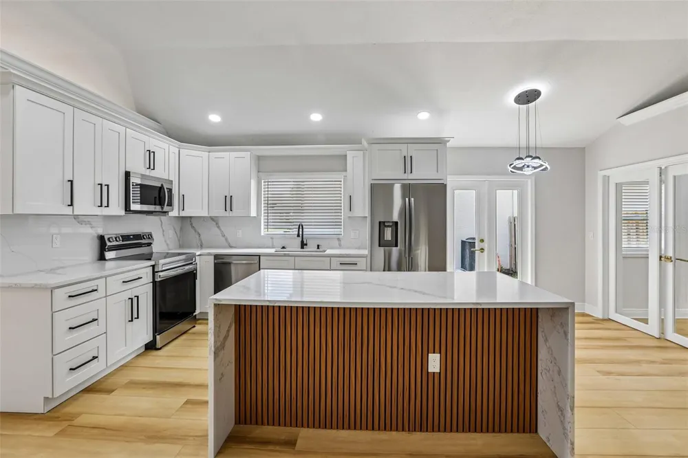2455 HICKMAN CIRCLE Clearwater, FL 33761