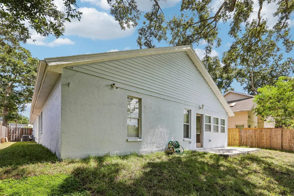 2455 HICKMAN CIRCLE Clearwater, FL 33761