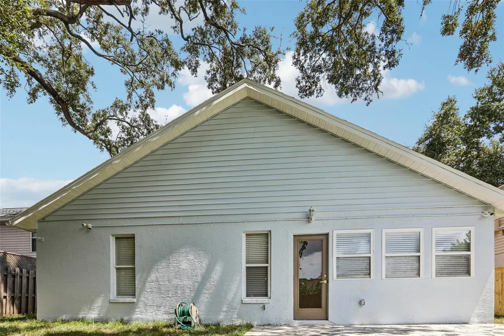 2455 HICKMAN CIRCLE Clearwater, FL 33761