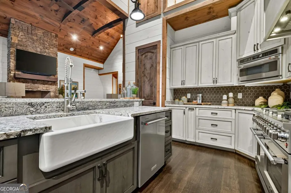 66 Rome PT Blue Ridge, GA 30513