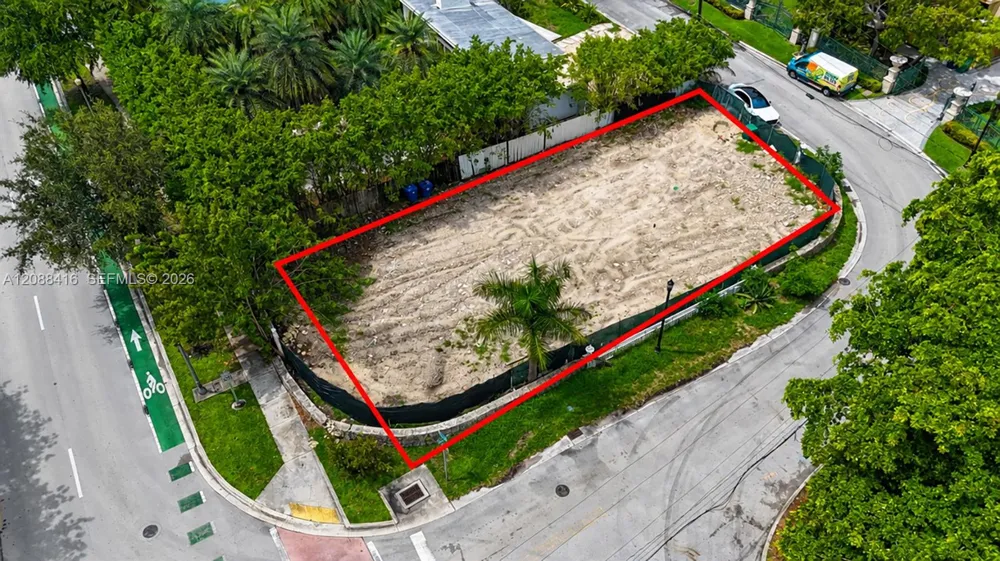 920 Venetian Dr Miami, FL 33139