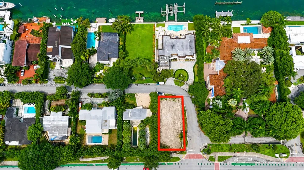 920 Venetian Dr Miami, FL 33139
