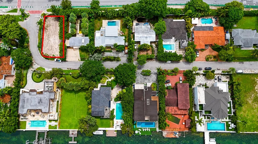 920 Venetian Dr Miami, FL 33139