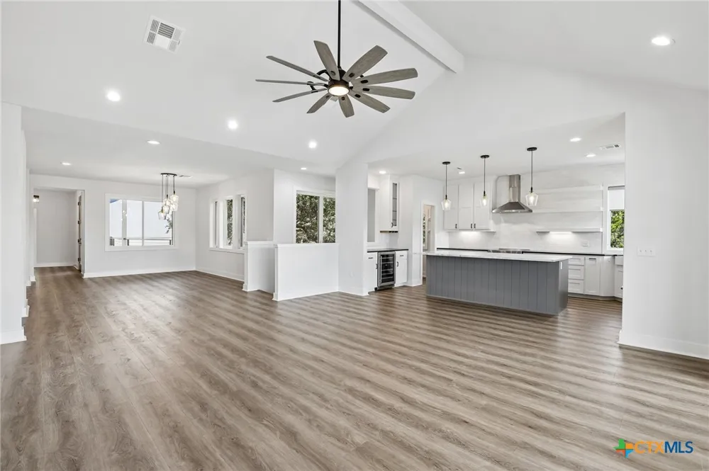 2042 Colleen Drive Canyon Lake, TX 78133