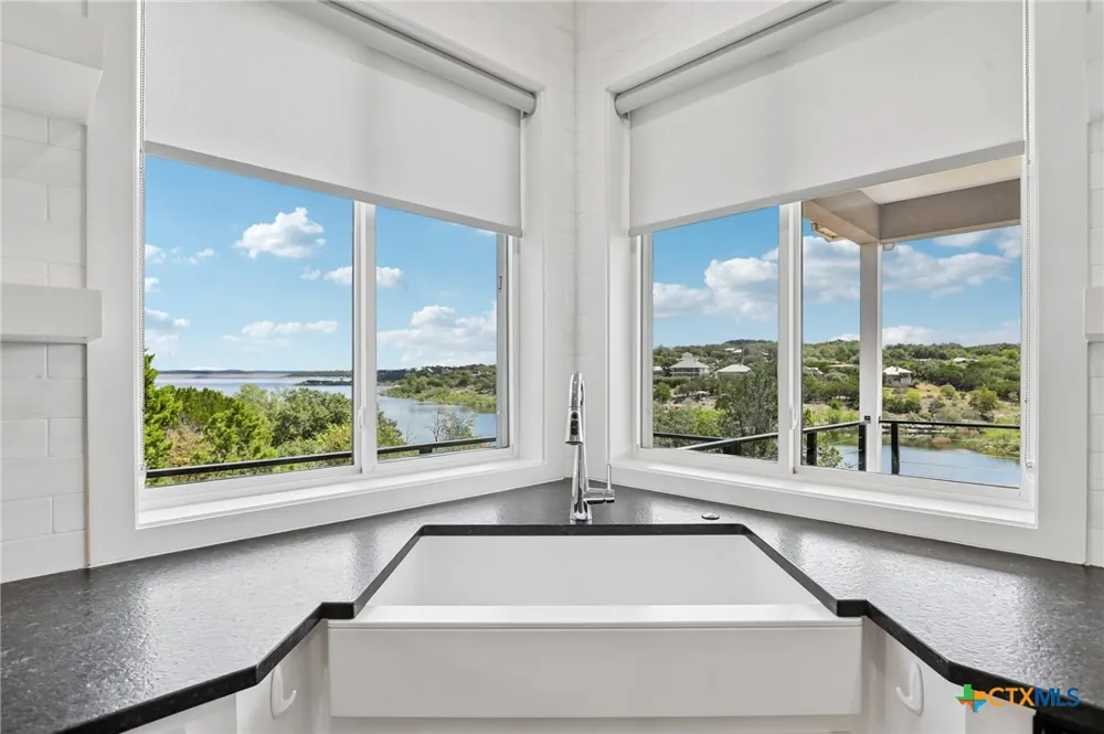 2042 Colleen Drive Canyon Lake, TX 78133