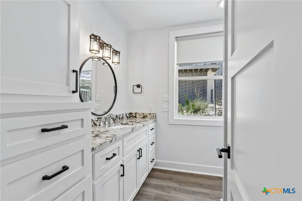 2042 Colleen Drive Canyon Lake, TX 78133