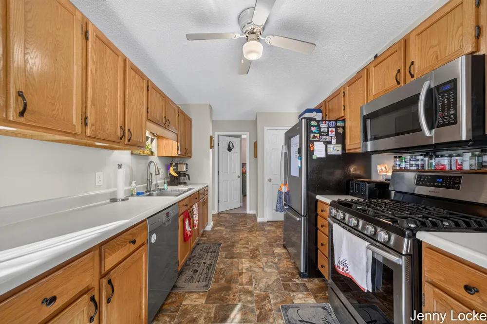 1081 Becker Road Muskegon, MI 49445