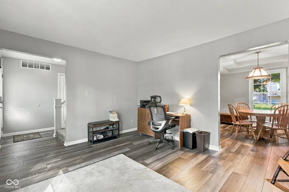 8330 Dove Court Indianapolis, IN 46256