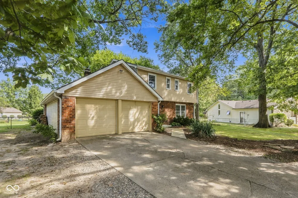 8330 Dove Court Indianapolis, IN 46256